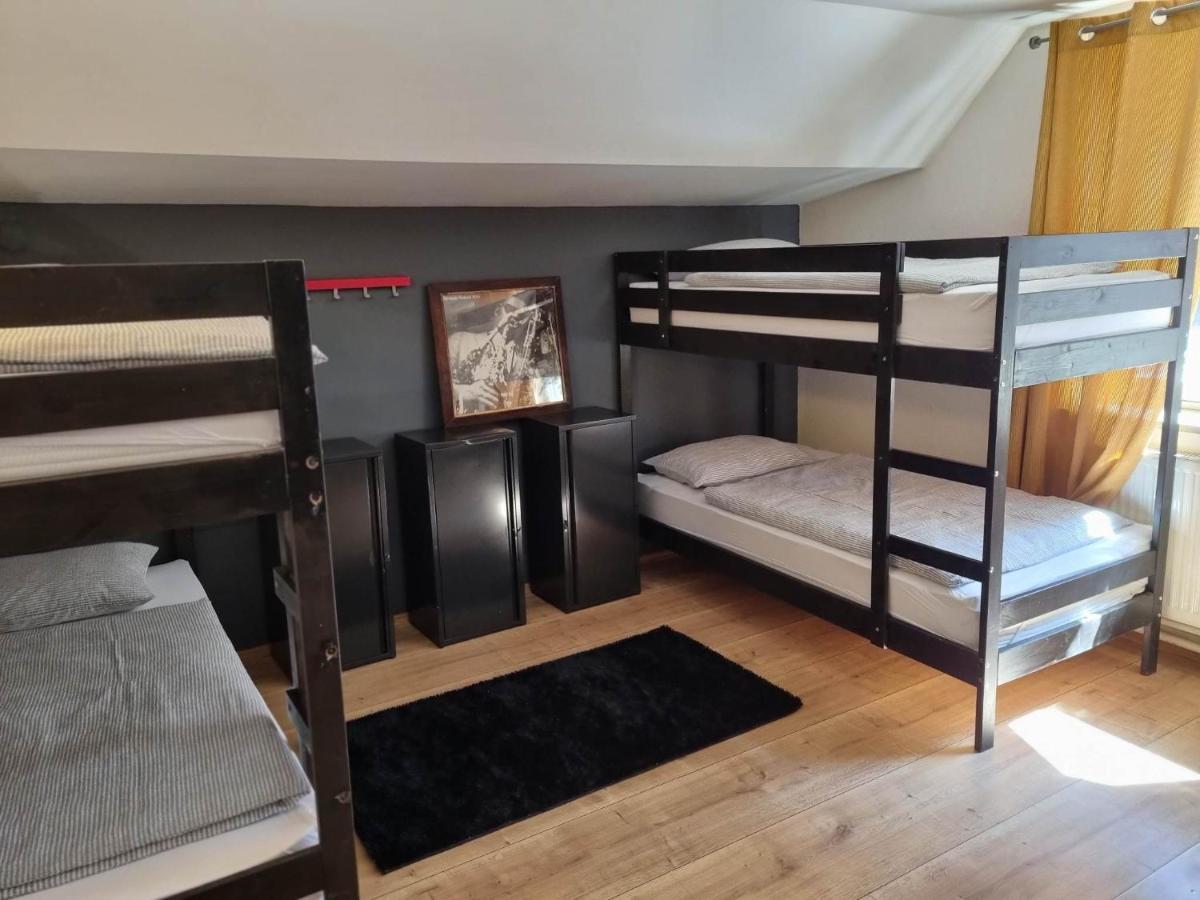 Sax Pub Hostel Любляна Екстер'єр фото