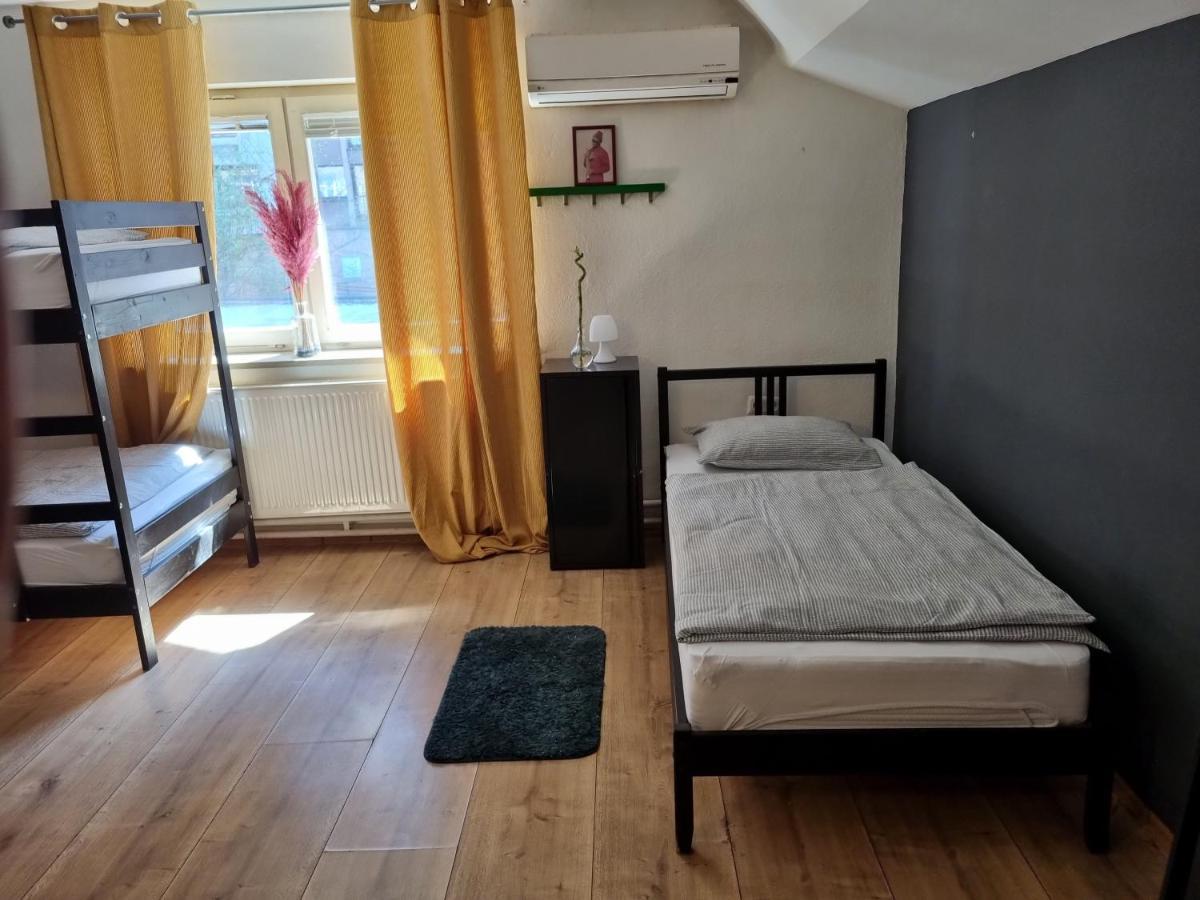 Sax Pub Hostel Любляна Екстер'єр фото