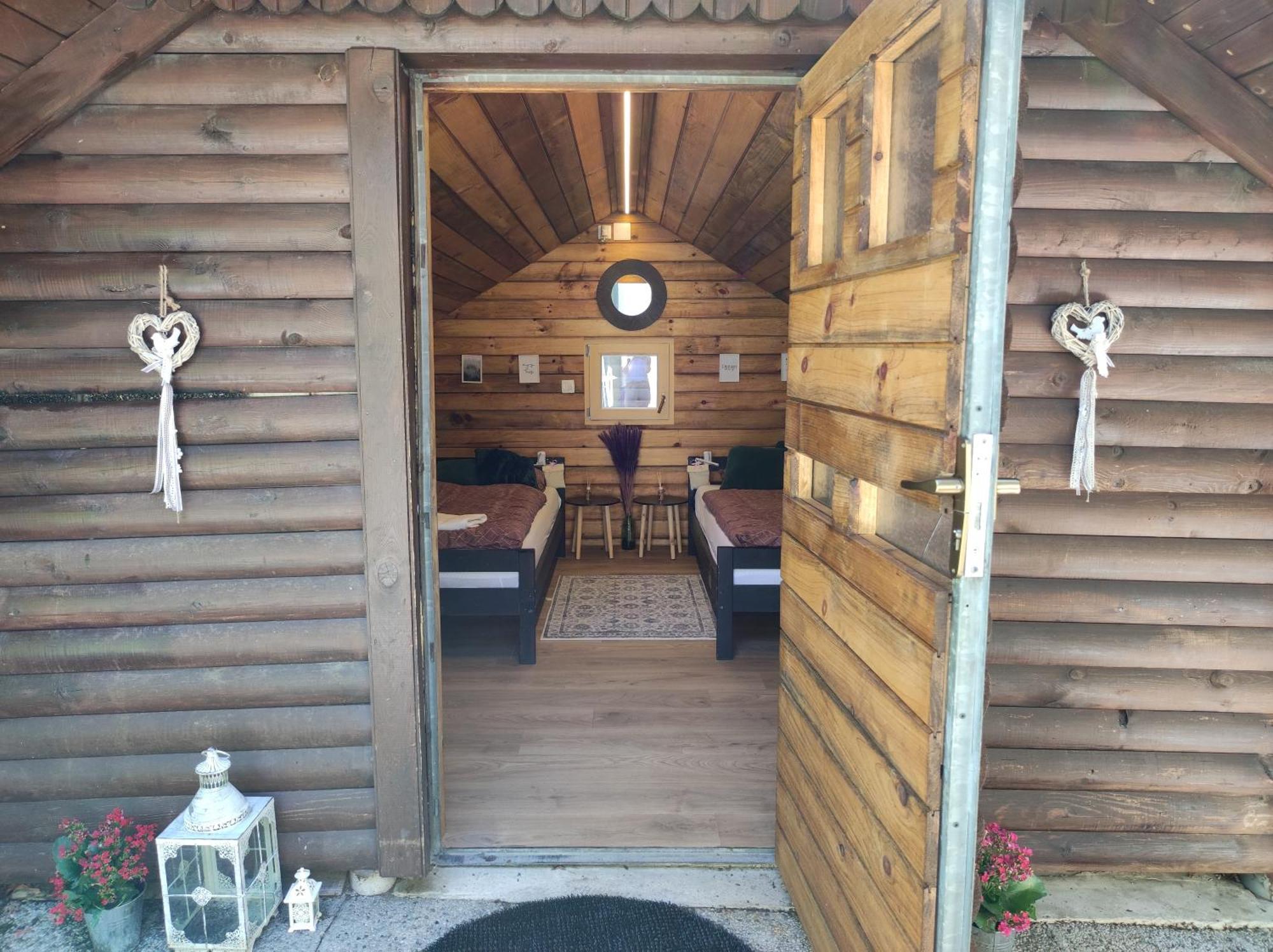 Sax Pub Hostel Любляна Екстер'єр фото